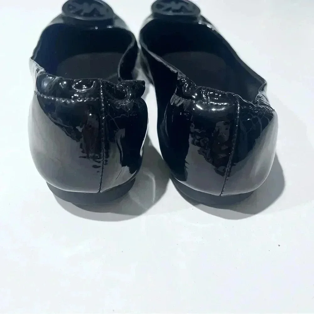 Michael kors MK patent leather  black slip‎ on flats front logo womens size 6.5 - Picture 4 of 5